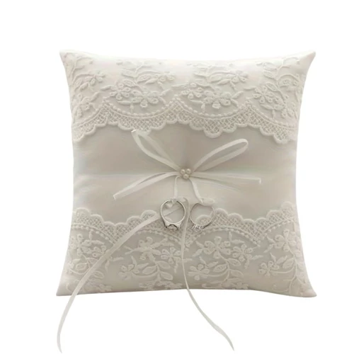 Elegáns csipkés esküvői gyűrűpárna – 20x20 cm BL91433